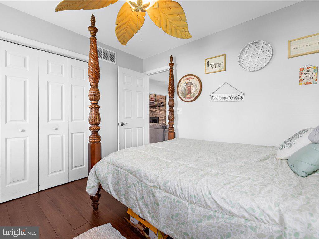 CORNS MANOR - Residential