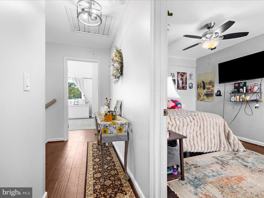 CORNS MANOR - Residential