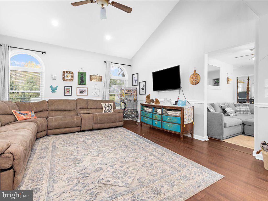 CORNS MANOR - Residential