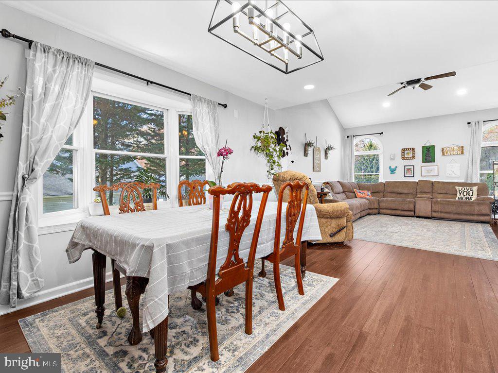 CORNS MANOR - Residential