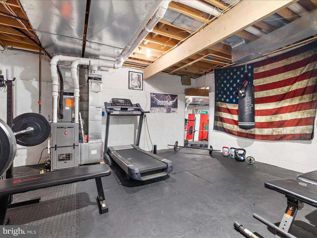 CORNS MANOR - Residential