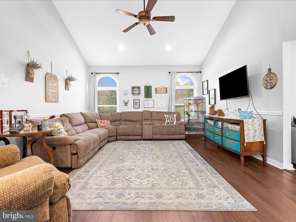 CORNS MANOR - Residential