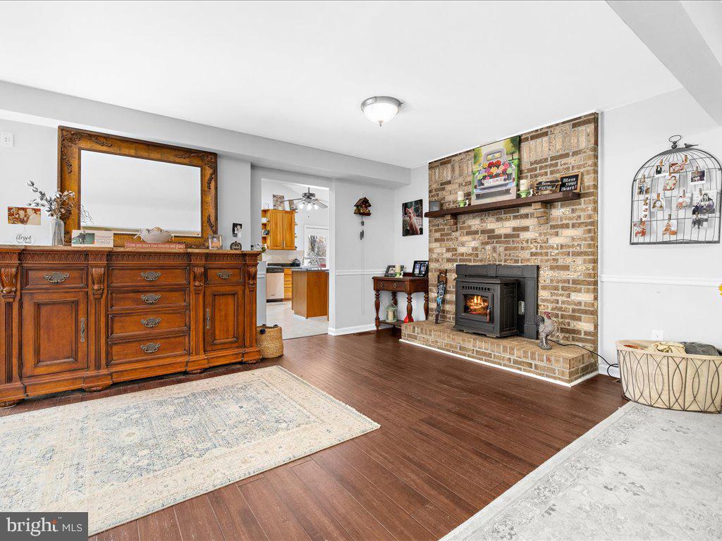 CORNS MANOR - Residential