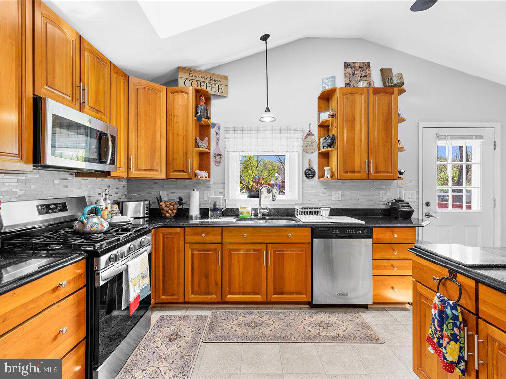 CORNS MANOR - Residential