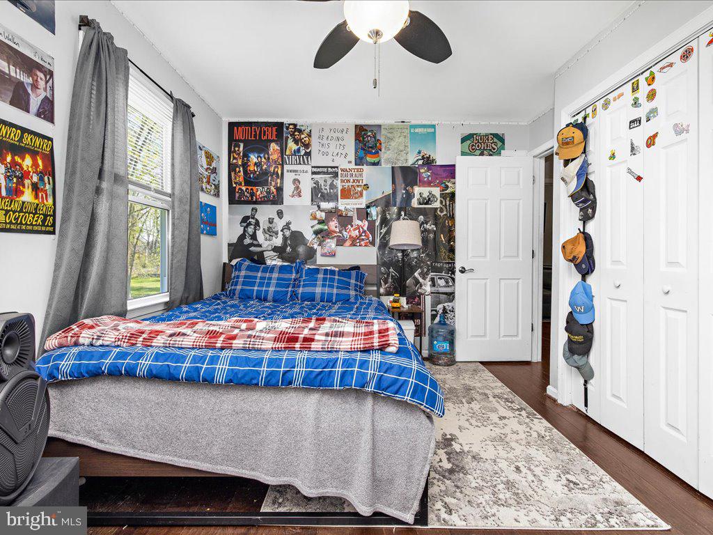 CORNS MANOR - Residential