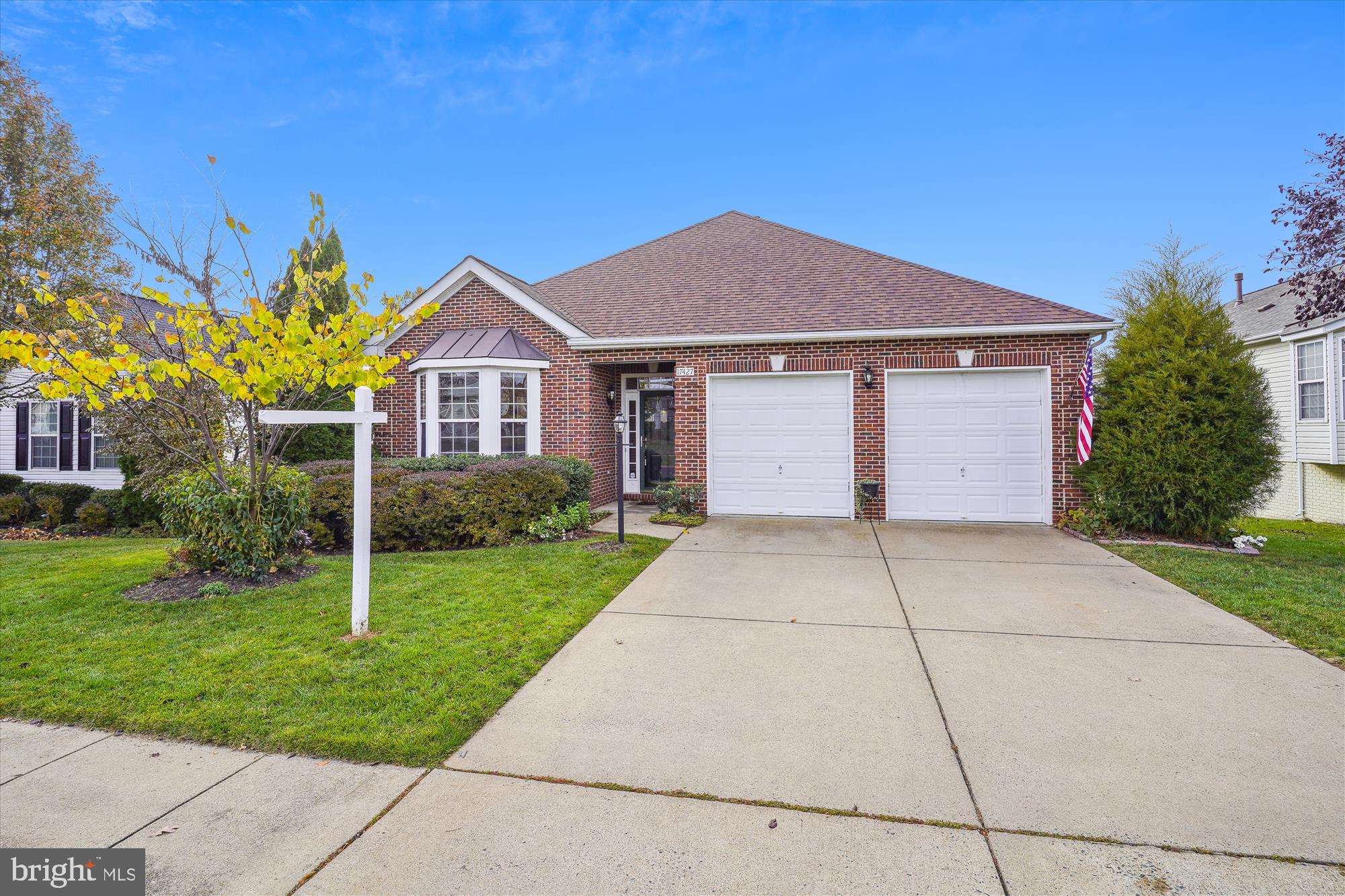 FOUR SEASONS - Residential