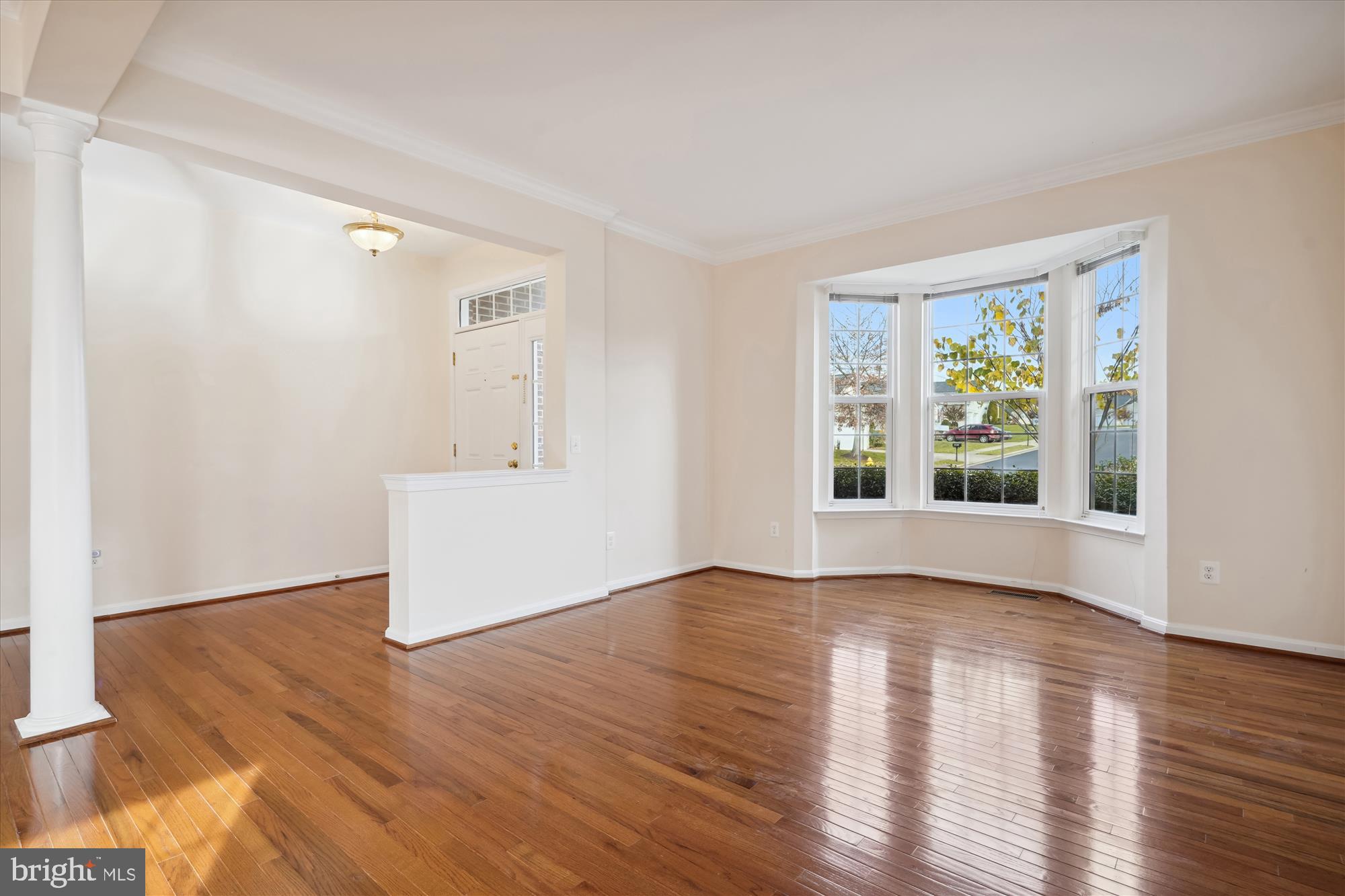 FOUR SEASONS - Residential