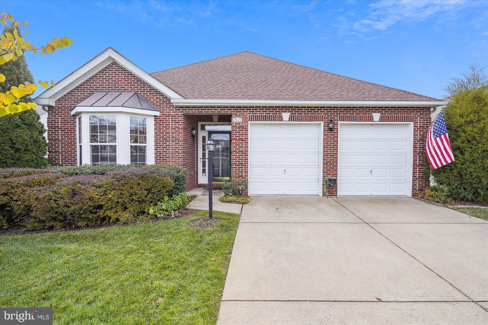 FOUR SEASONS - Residential