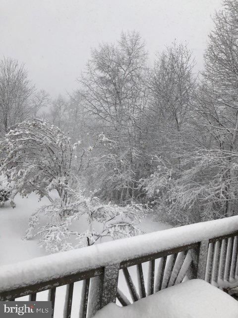 FOUR SEASONS - Residential