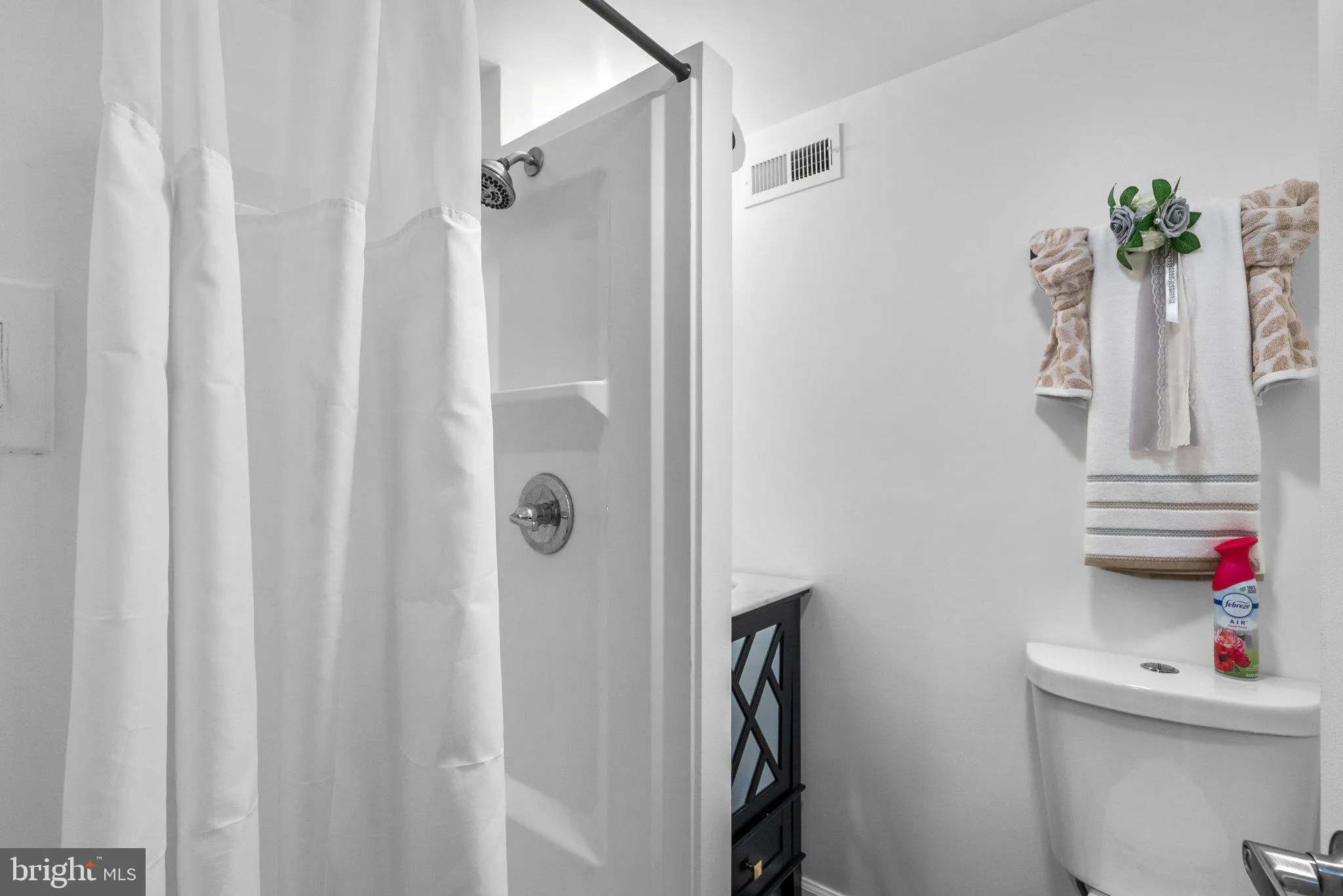 Cheltenham, Maryland 20623, United States, 4 Bedrooms Bedrooms, ,3 BathroomsBathrooms,Residential,Contingent,80830