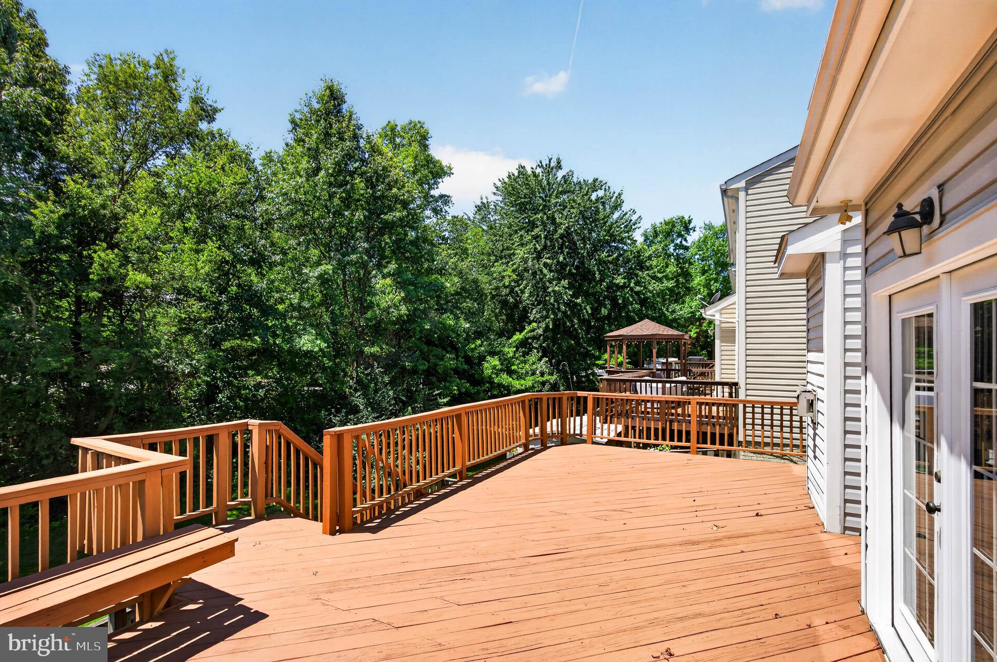 6853 HOLLOW GLEN COURT