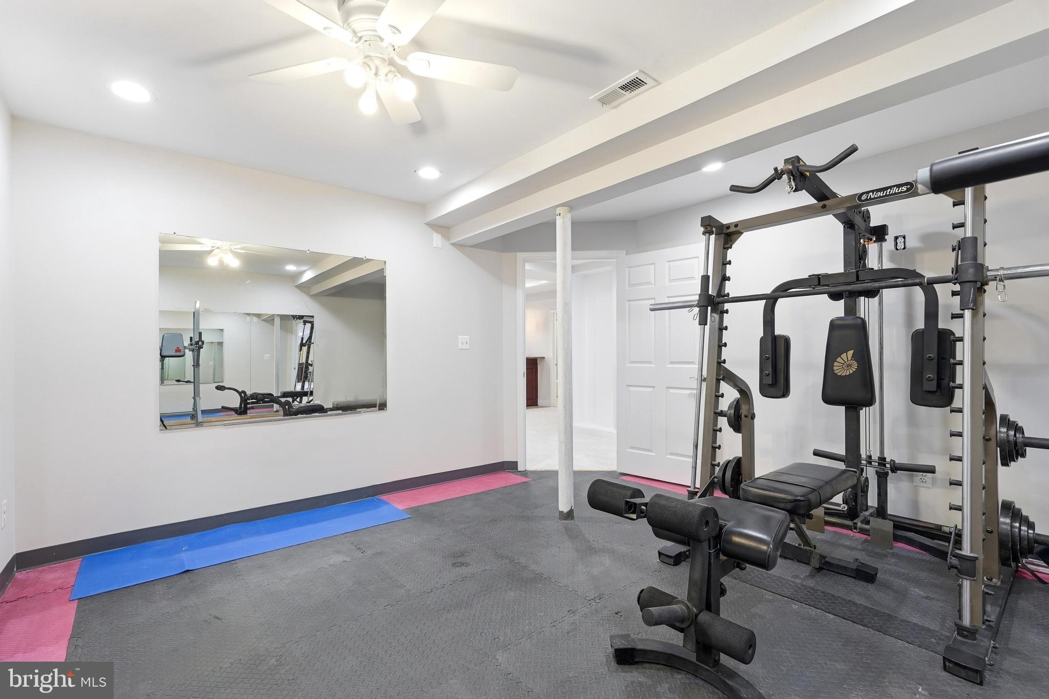 BELMONT COUNTRY CLUB - Residential