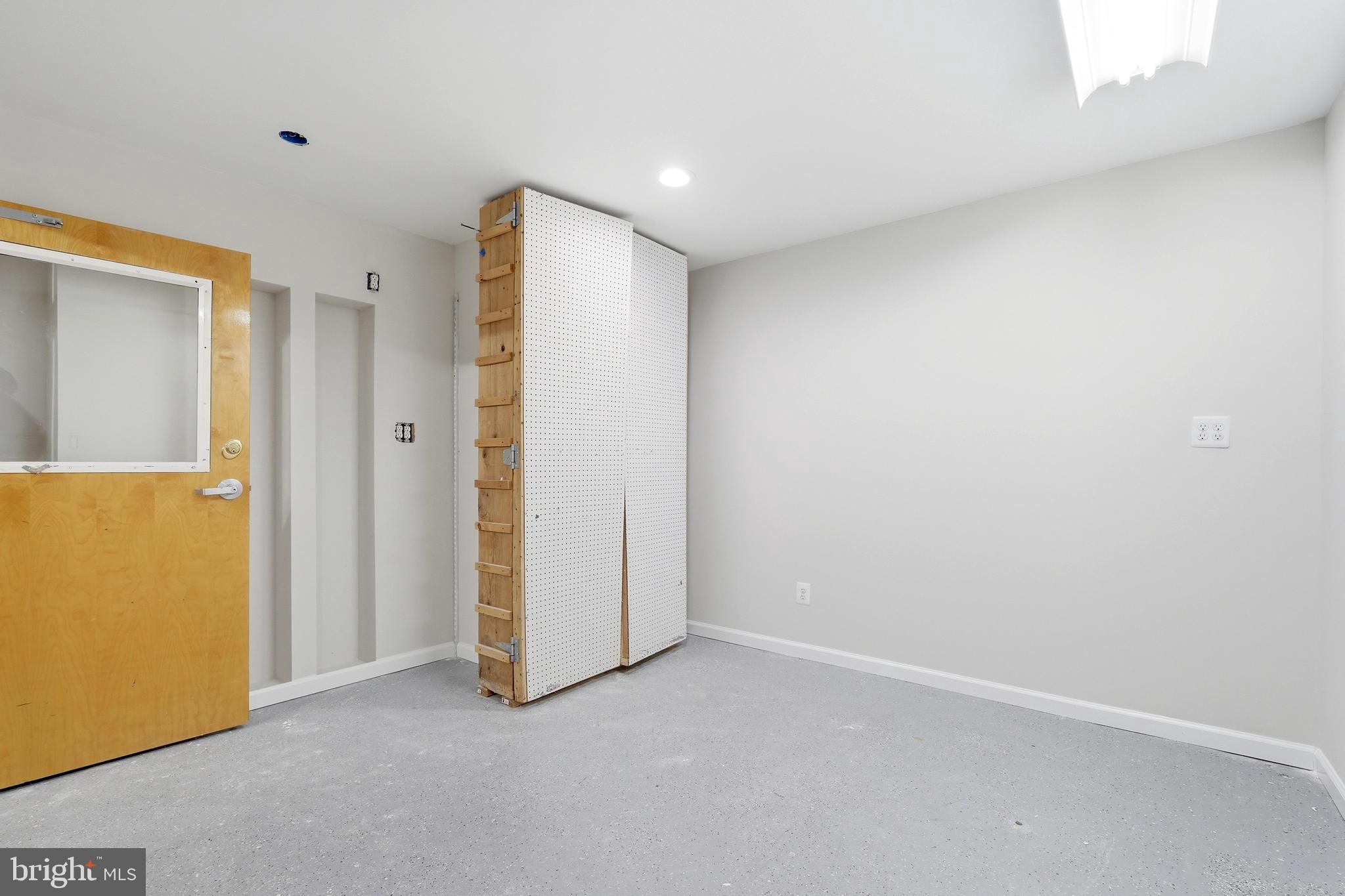 BELMONT COUNTRY CLUB - Residential