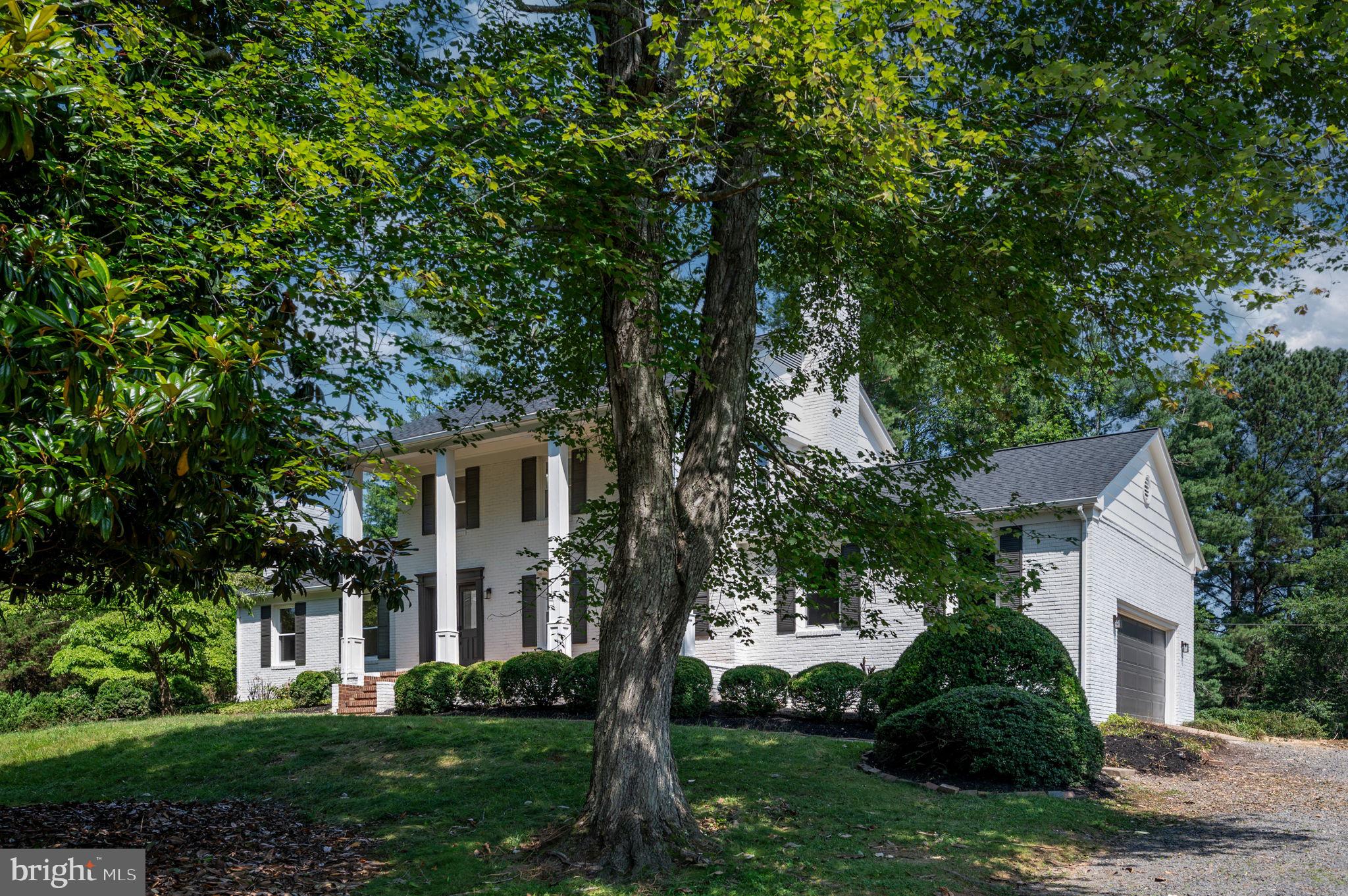10548 KNOLLWOOD DRIVE