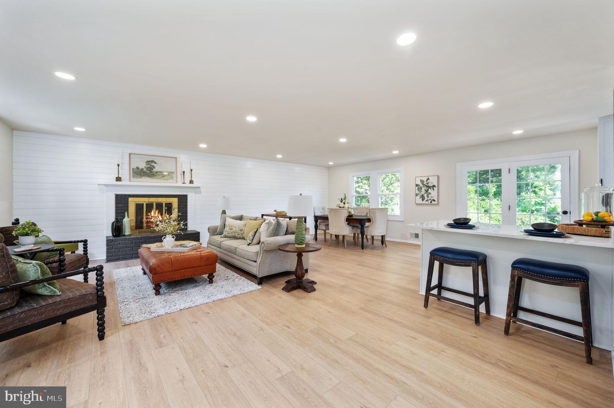 10548 KNOLLWOOD DRIVE