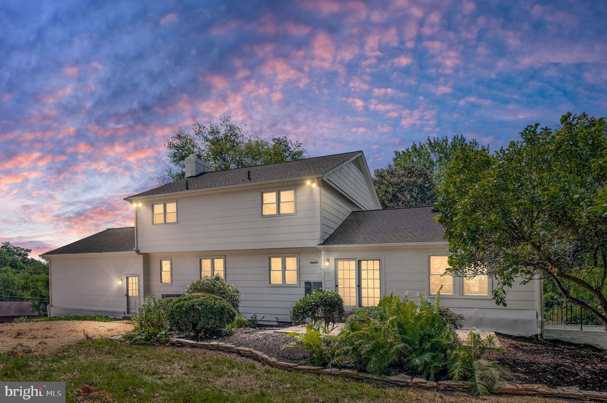 10548 KNOLLWOOD DRIVE