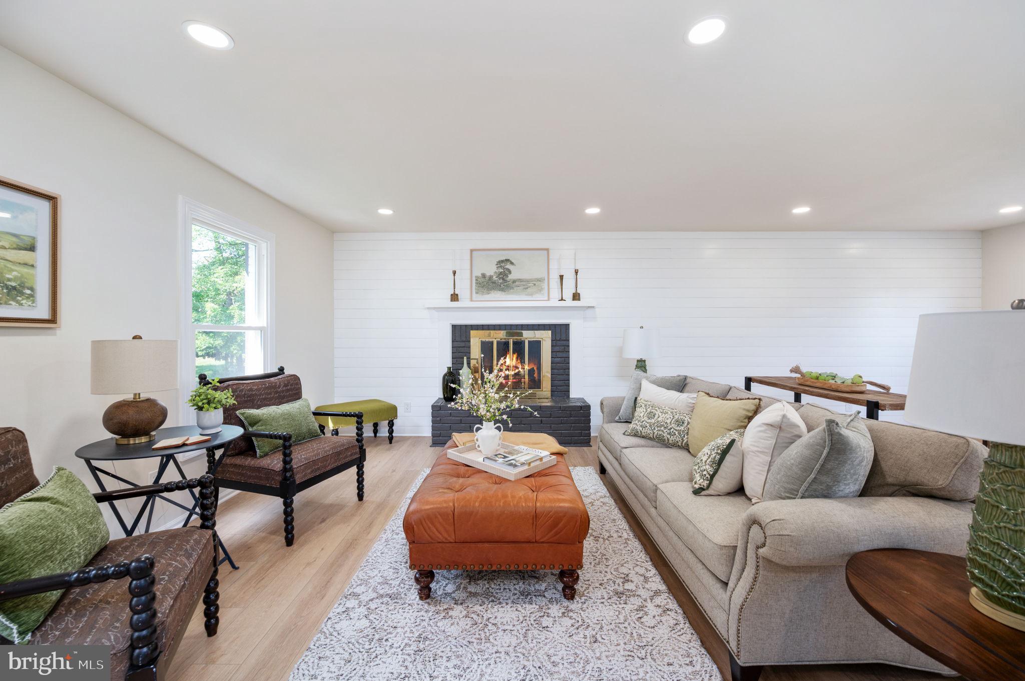 10548 KNOLLWOOD DRIVE