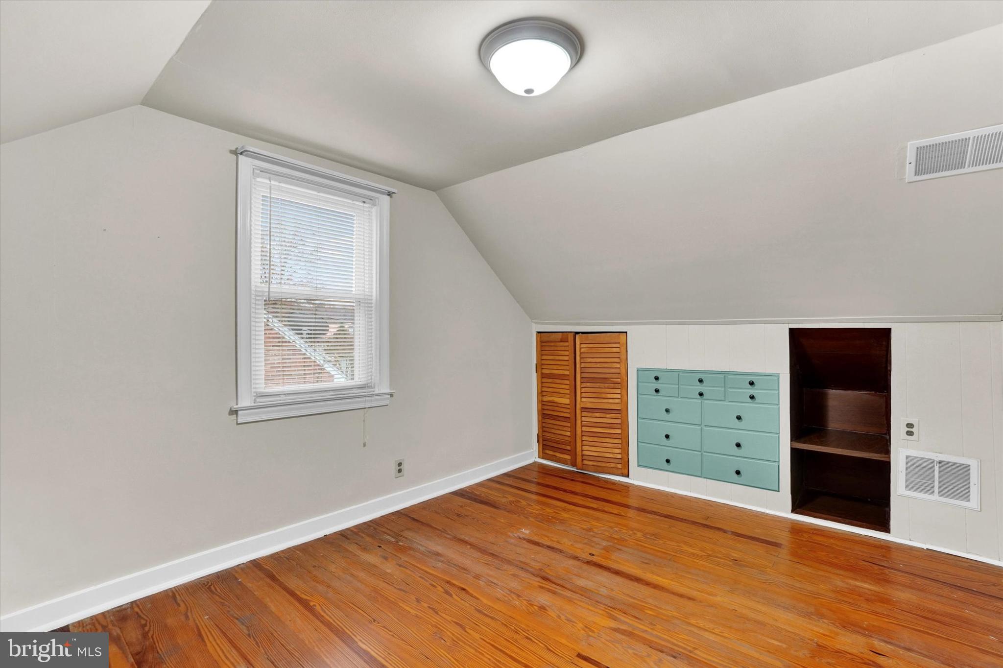 EDGEWOOD ROAD - Residential