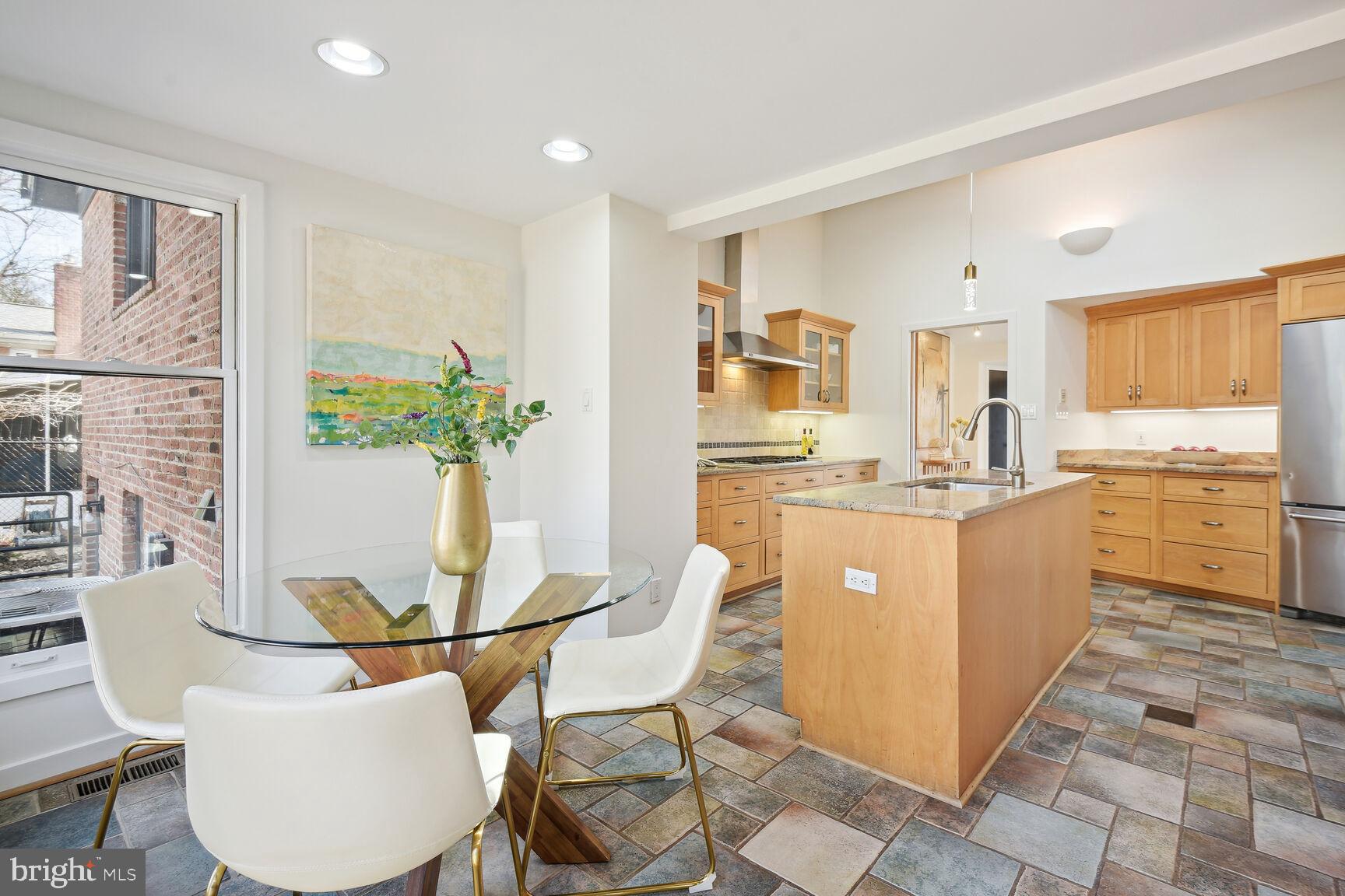 COUNTRY CLUB FOREST - Residential