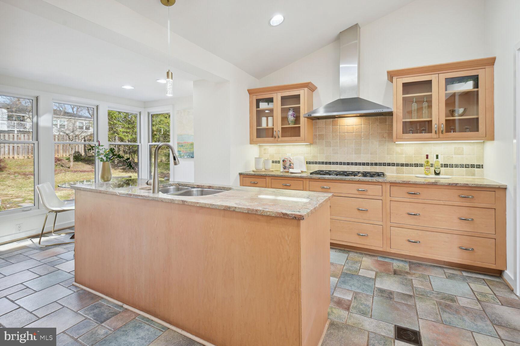 COUNTRY CLUB FOREST - Residential