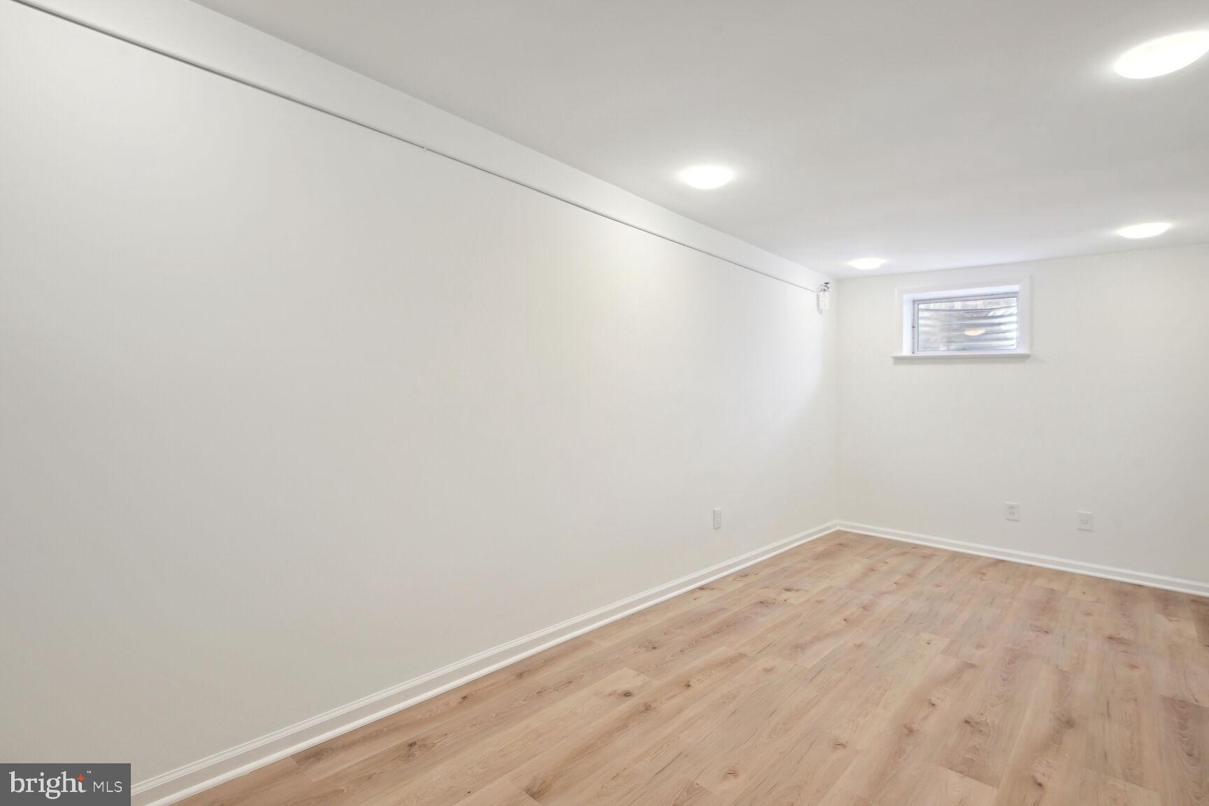 COUNTRY CLUB FOREST - Residential