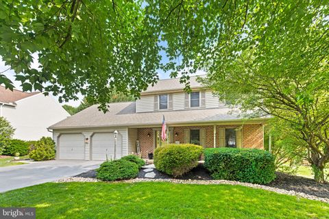 1024 SHADOWSTONE DRIVE LANCASTER PA 17603
