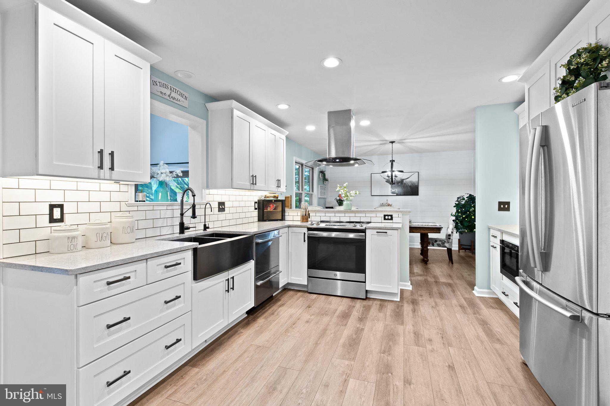 1024 SHADOWSTONE DRIVE