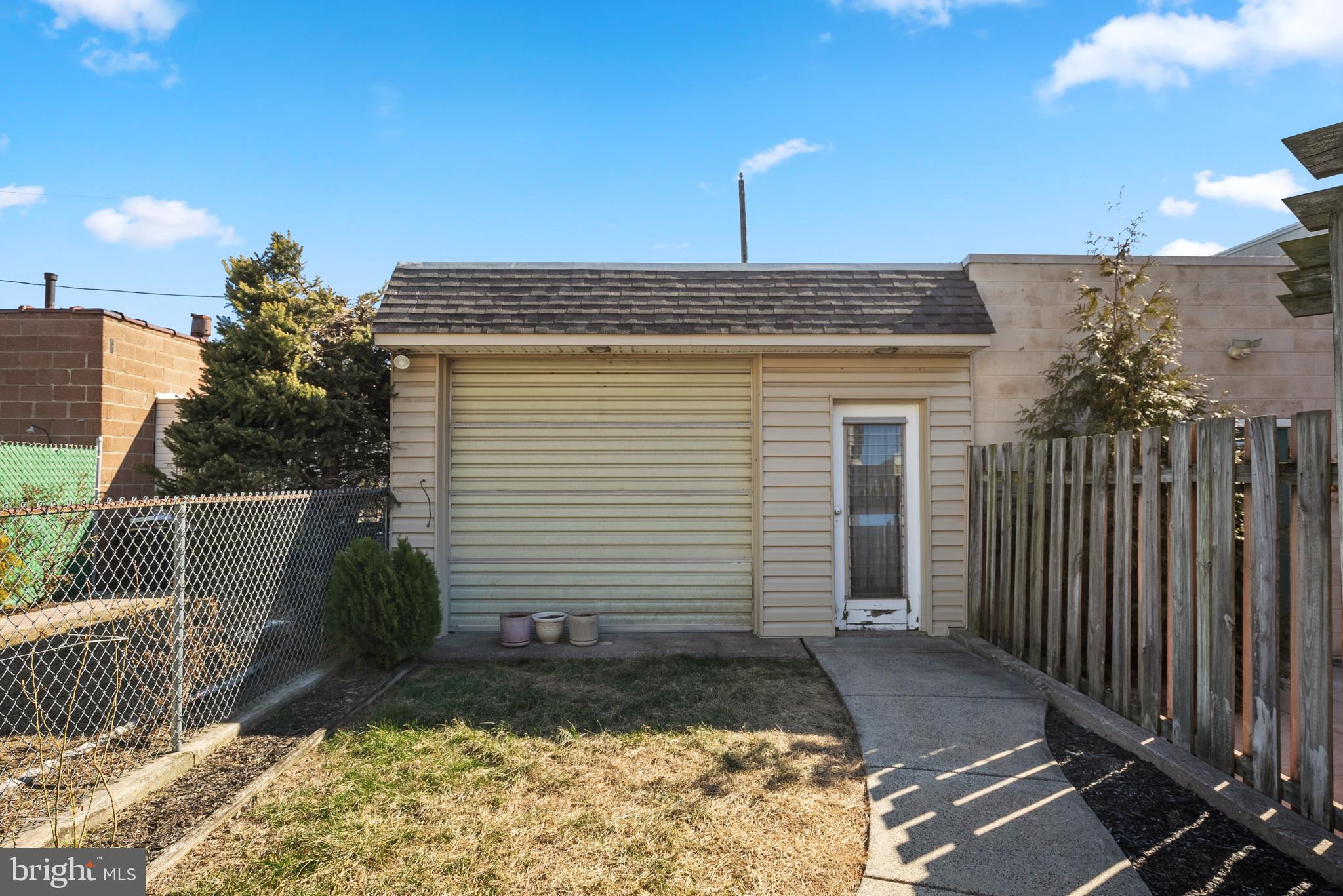 PHILADELPHIA - Residential