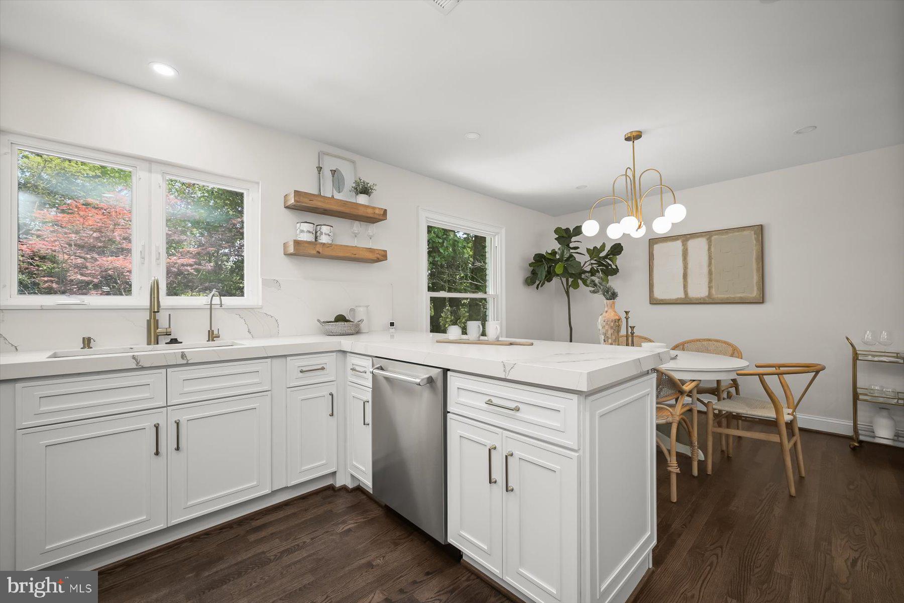 FOX HILLS - Residential