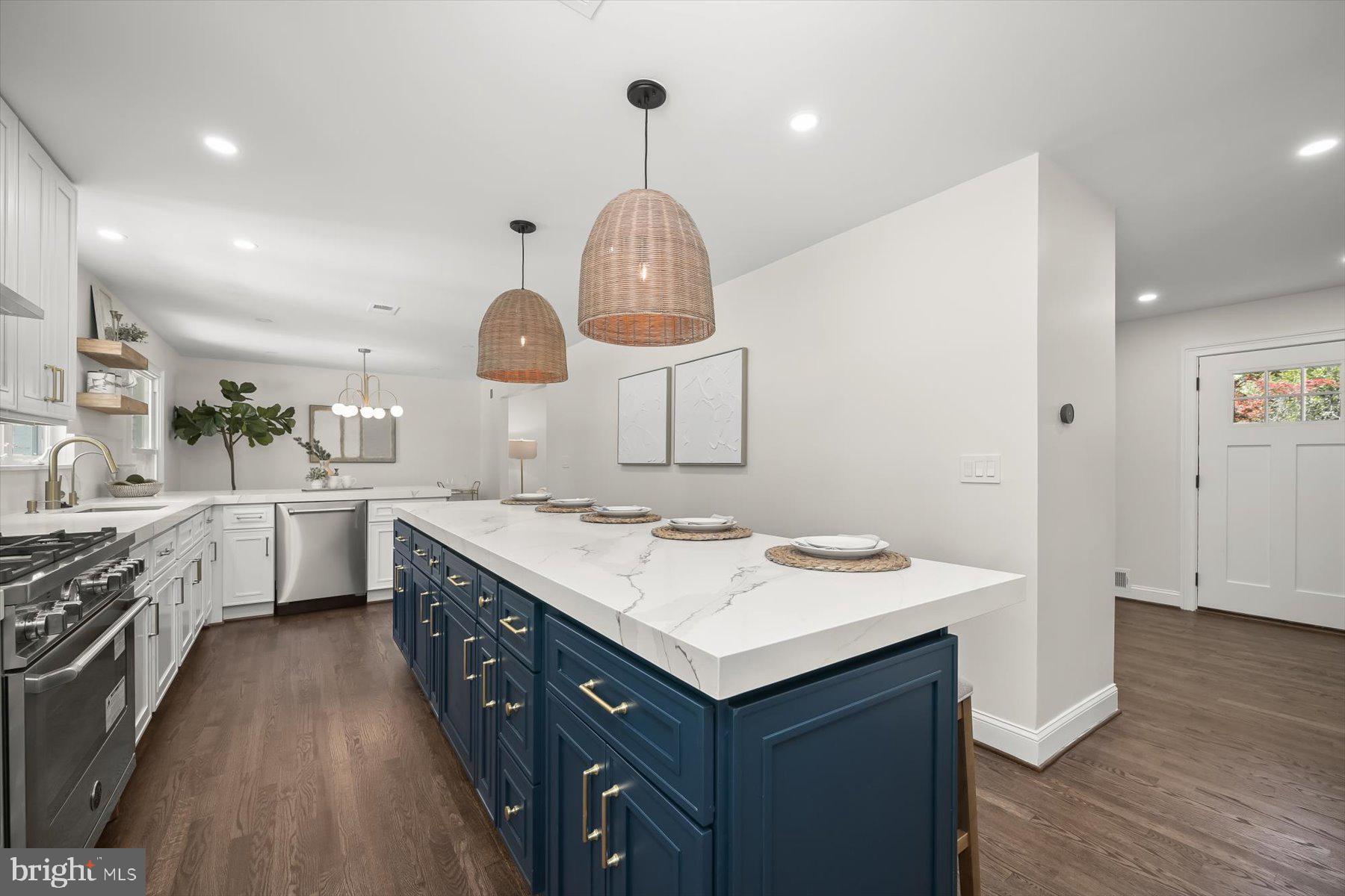 FOX HILLS - Residential