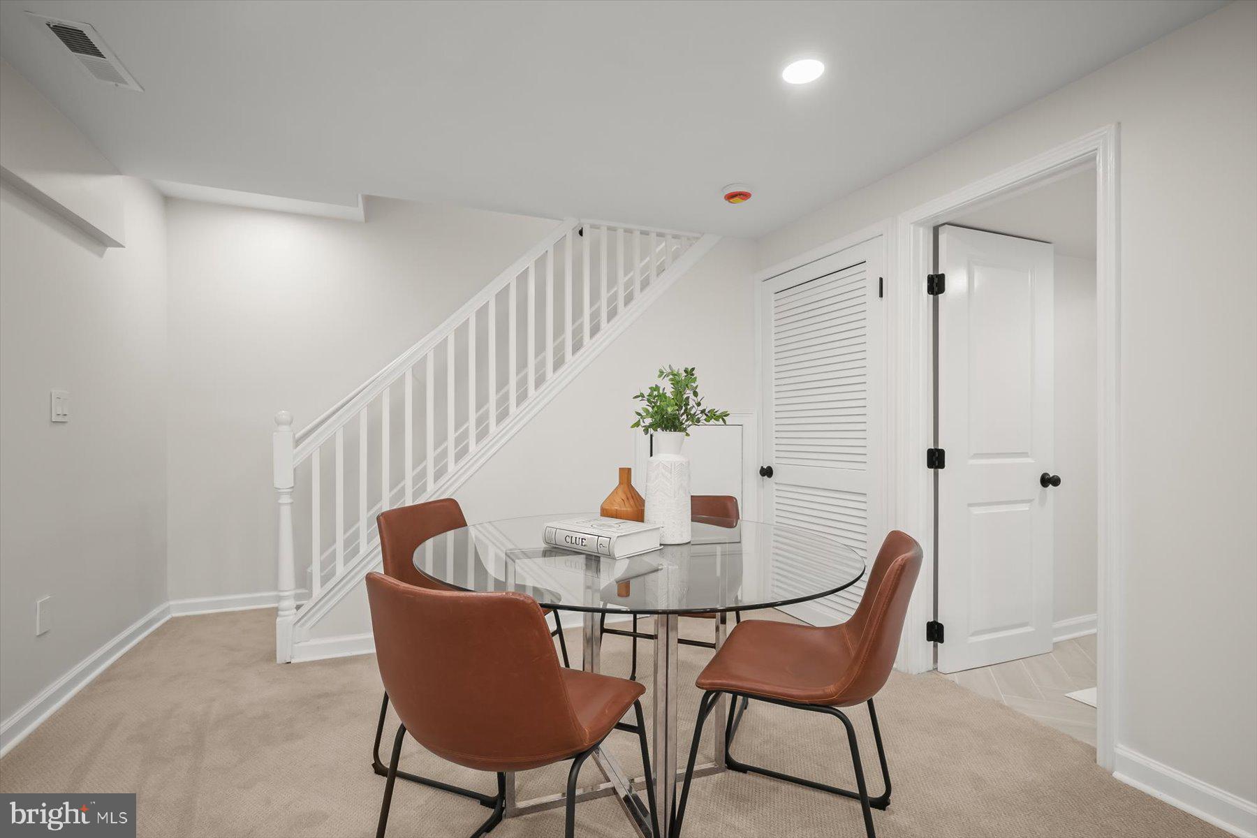 FOX HILLS - Residential