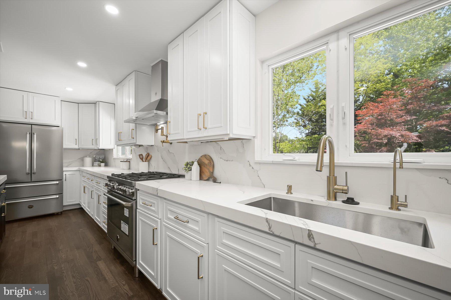 FOX HILLS - Residential