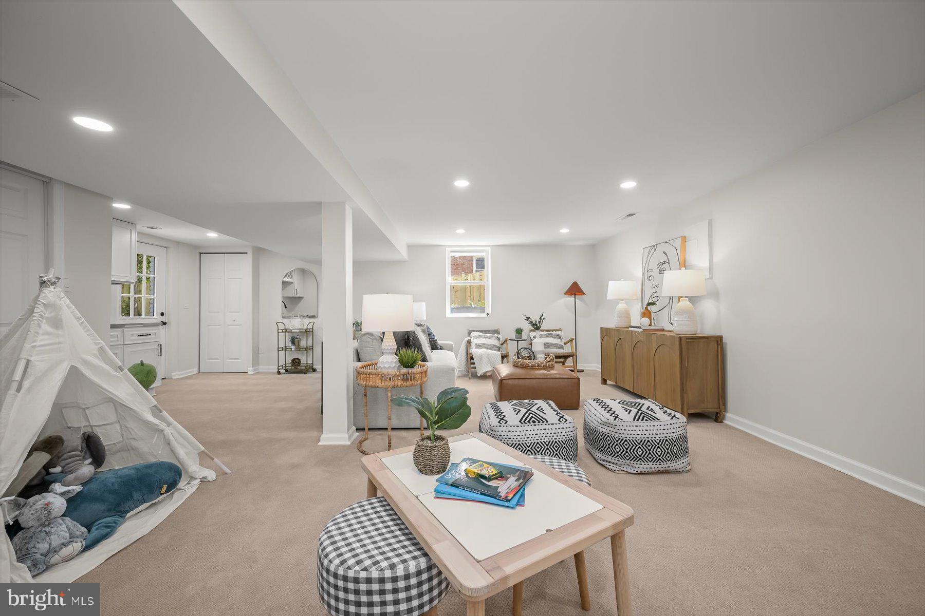 FOX HILLS - Residential