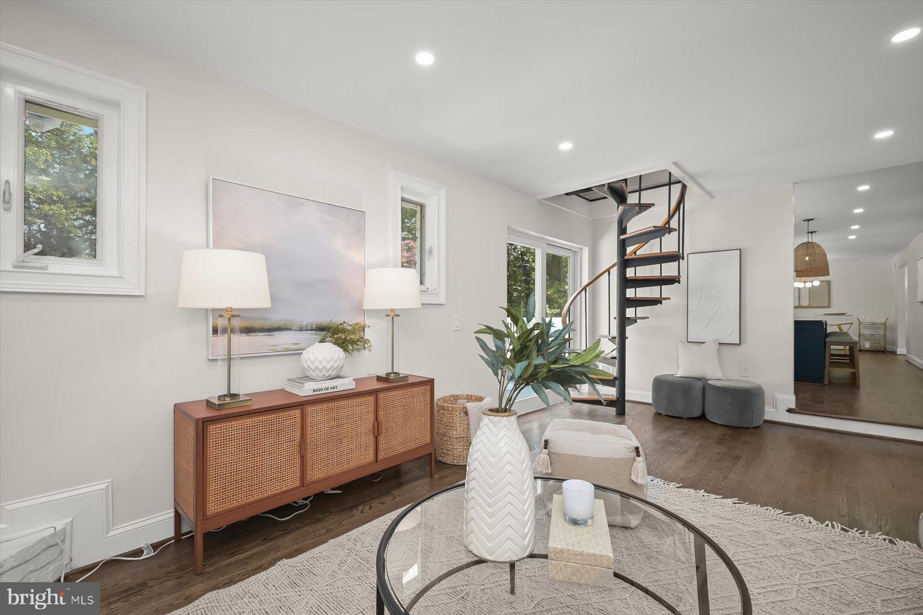 FOX HILLS - Residential