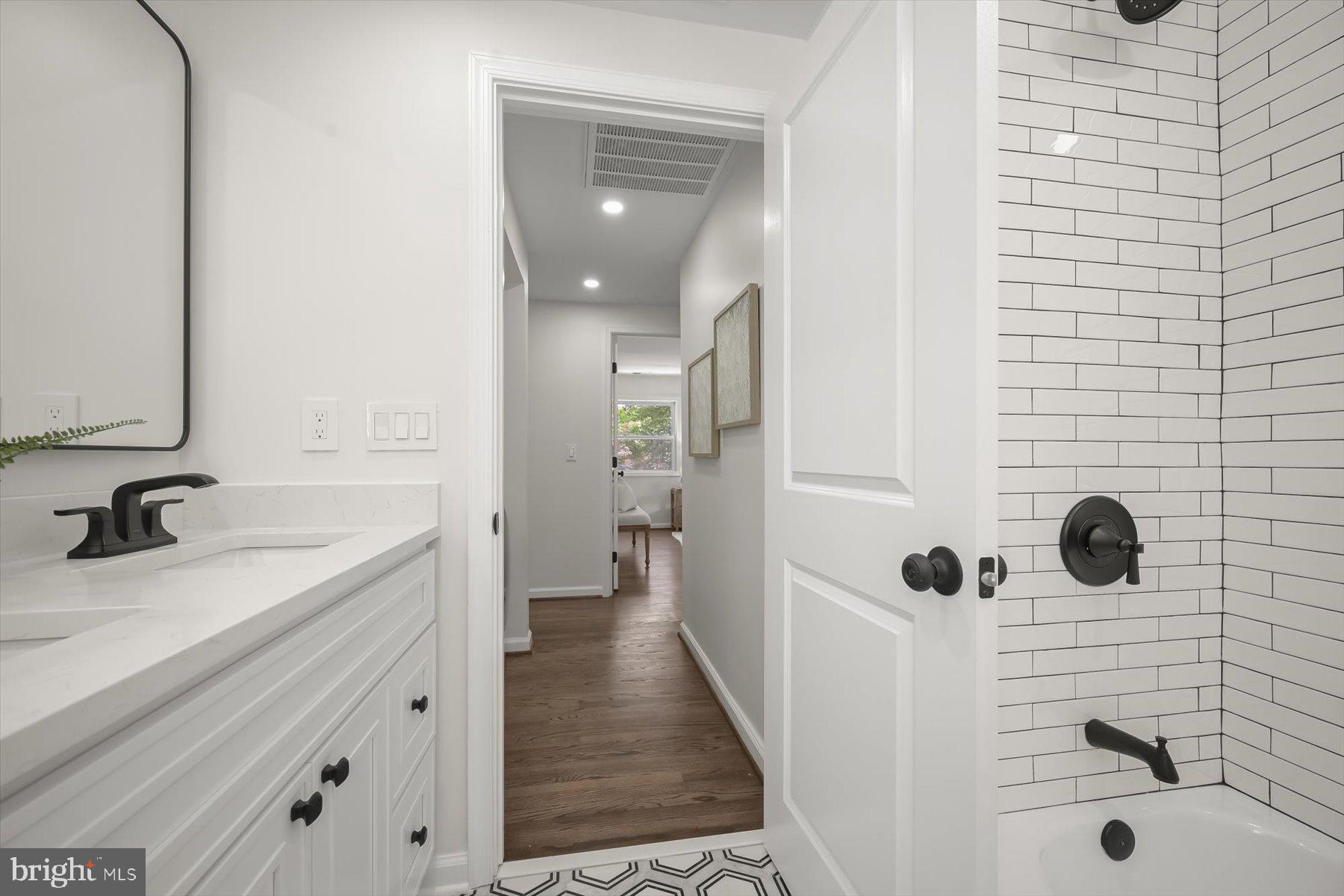 FOX HILLS - Residential