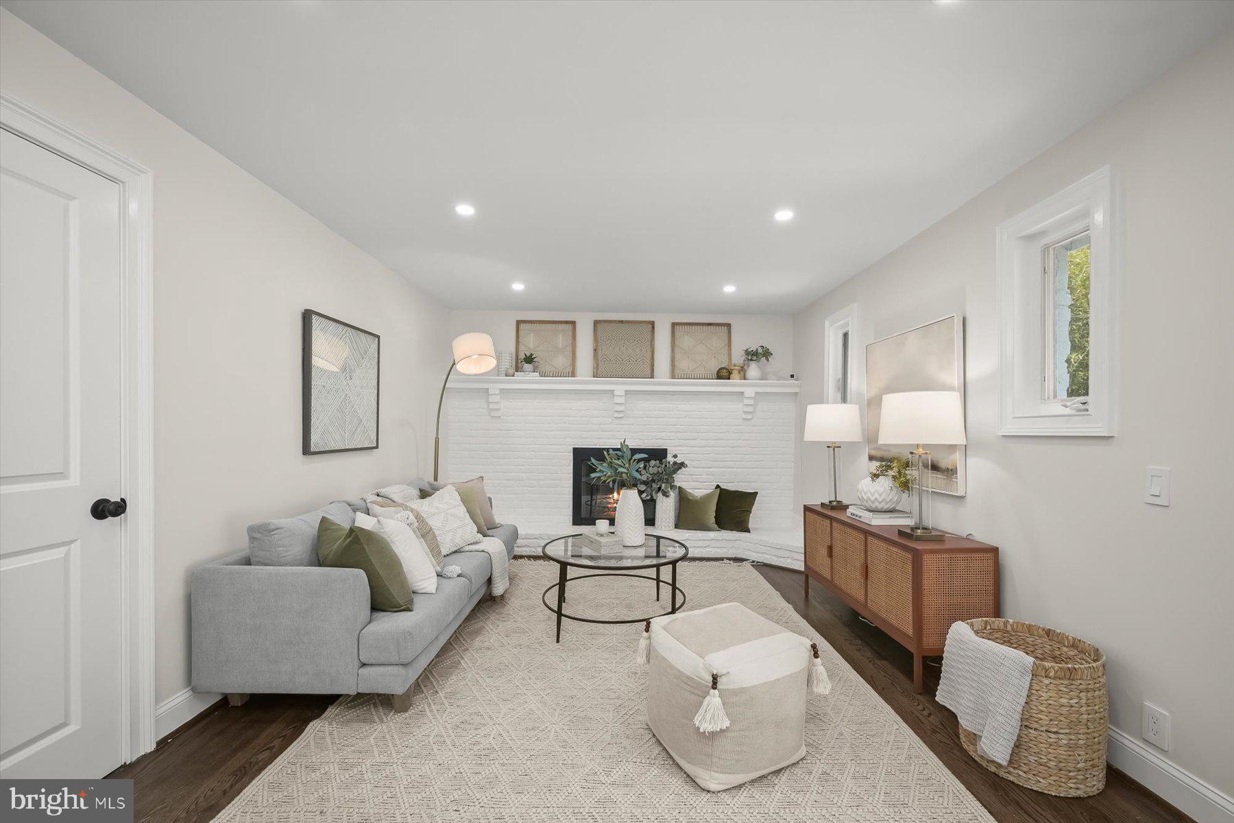 FOX HILLS - Residential