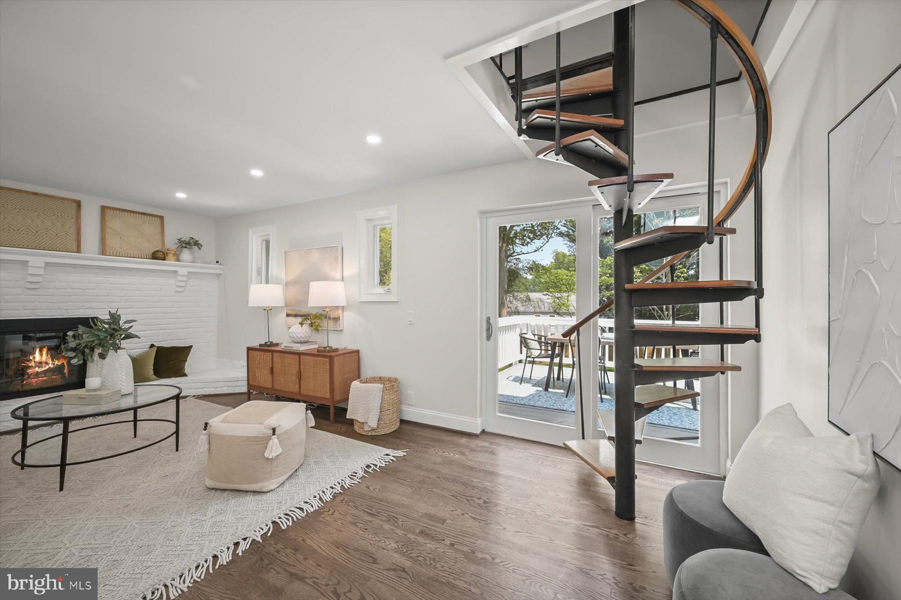 FOX HILLS - Residential