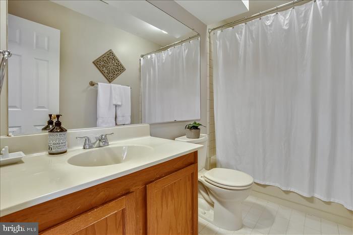 LANDSDOWNE - Residential