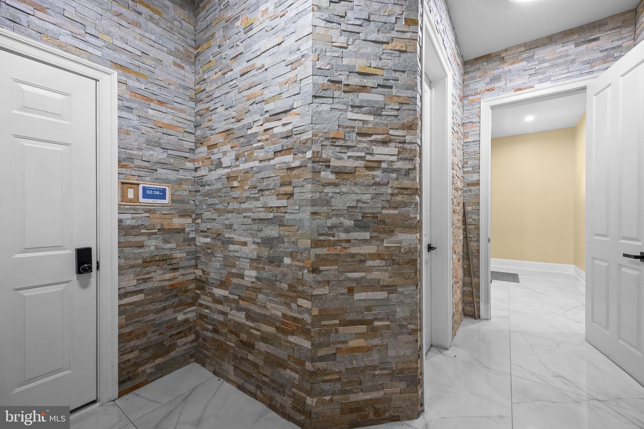 STONEGATE - Residential