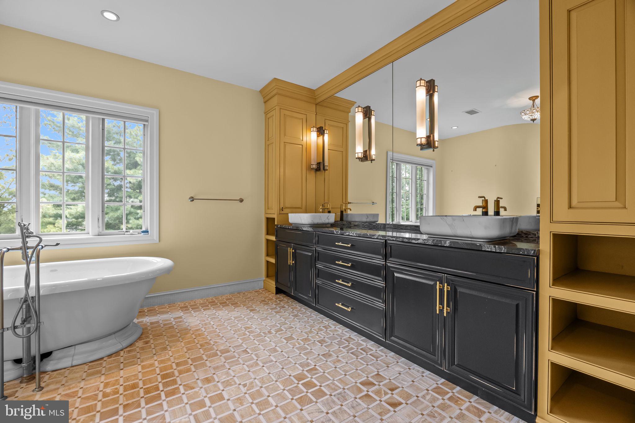 STONEGATE - Residential