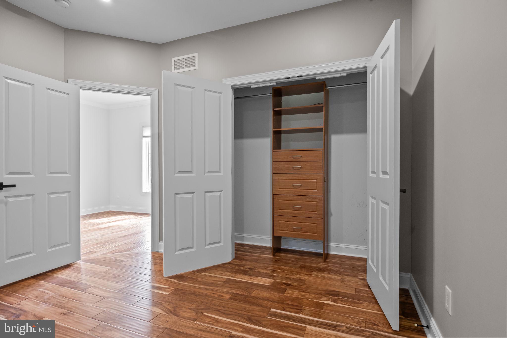 STONEGATE - Residential