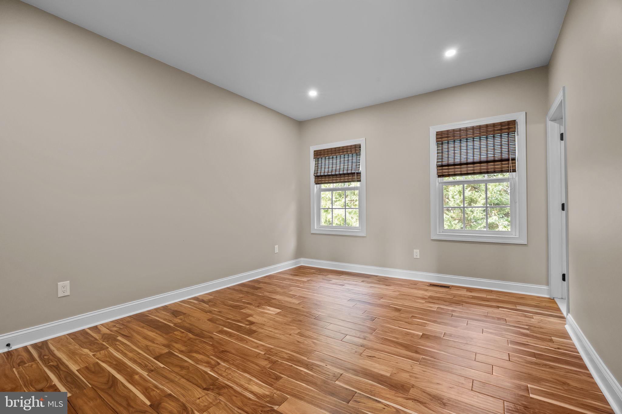 STONEGATE - Residential