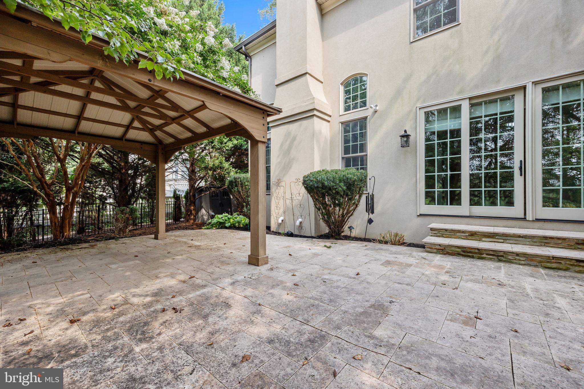 STONEGATE - Residential