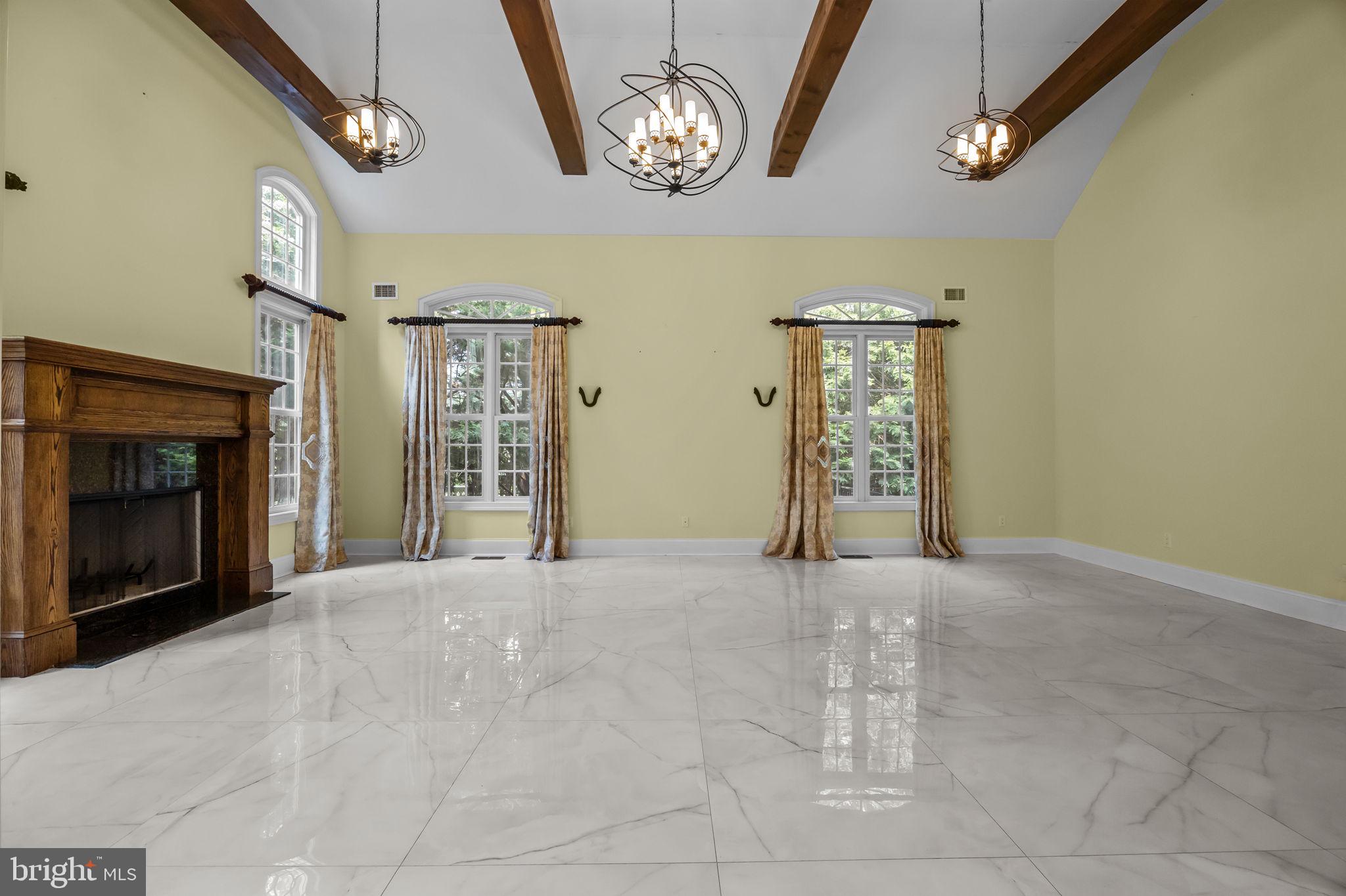 STONEGATE - Residential