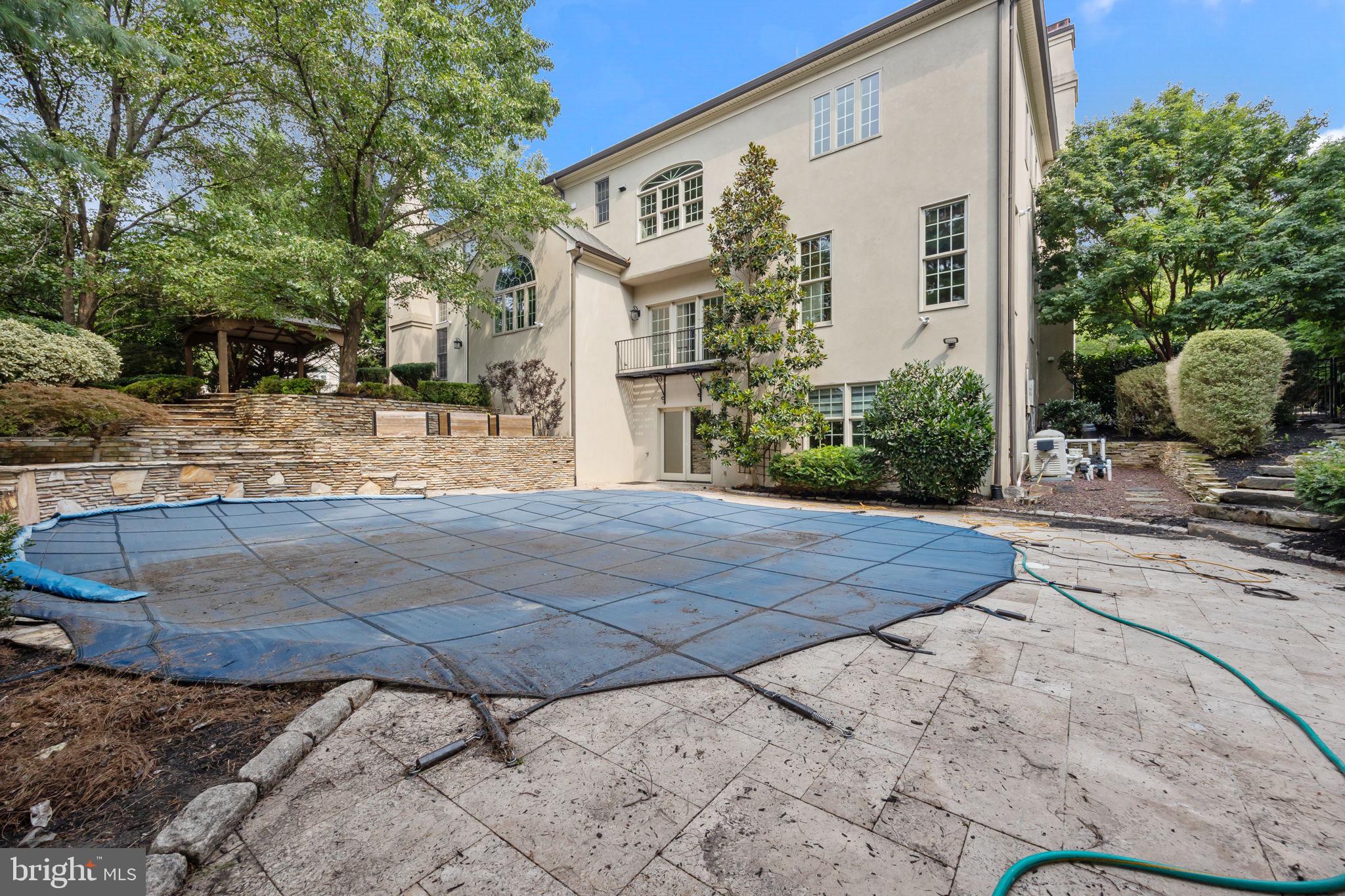 STONEGATE - Residential