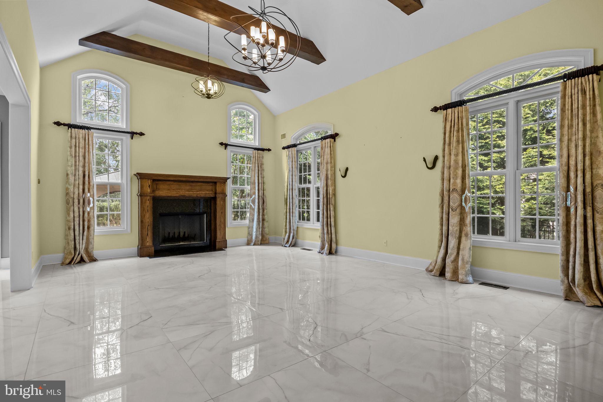 STONEGATE - Residential