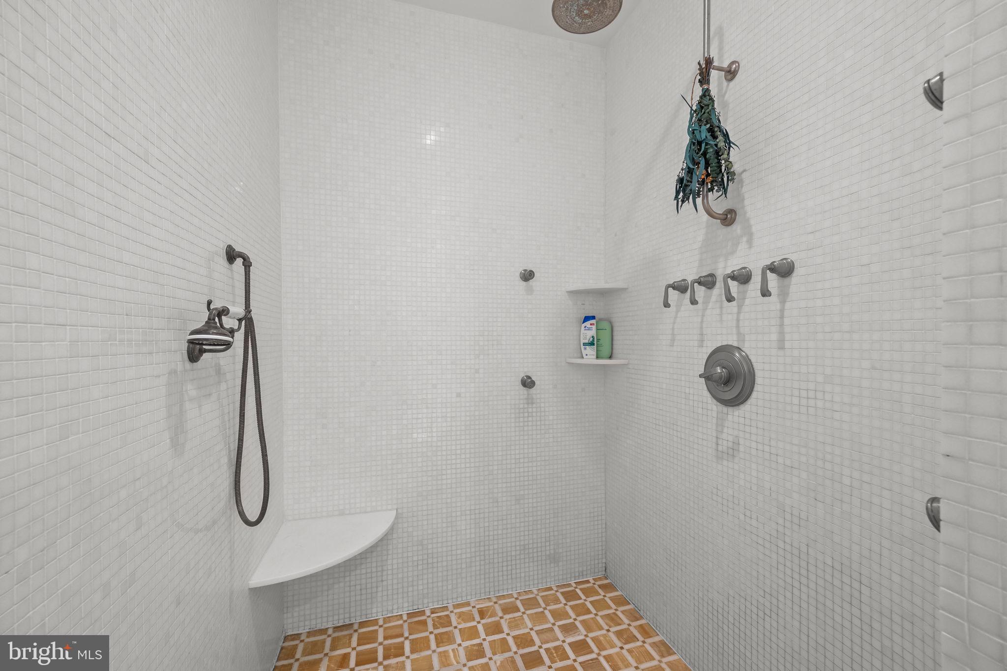 STONEGATE - Residential