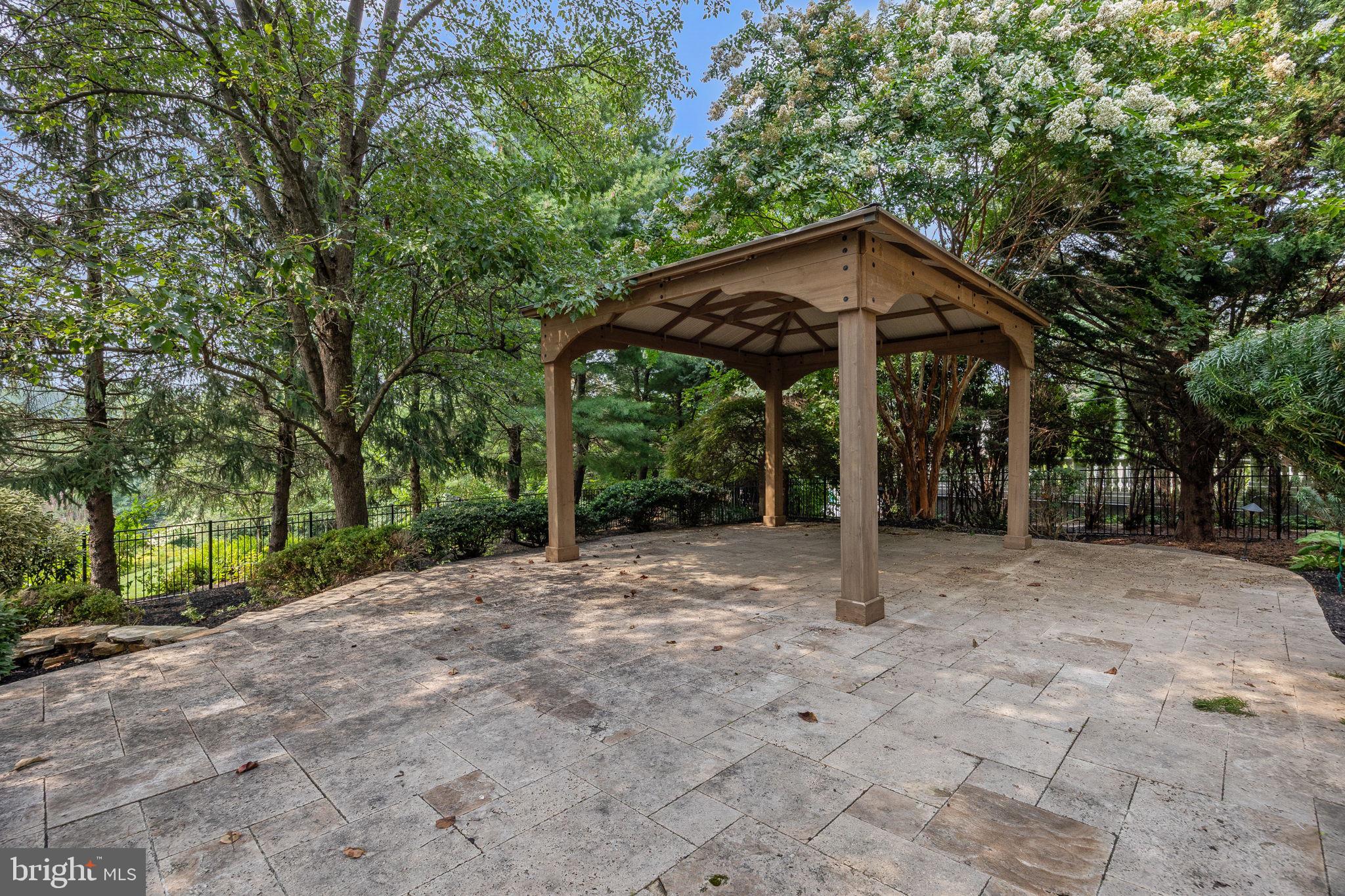 STONEGATE - Residential