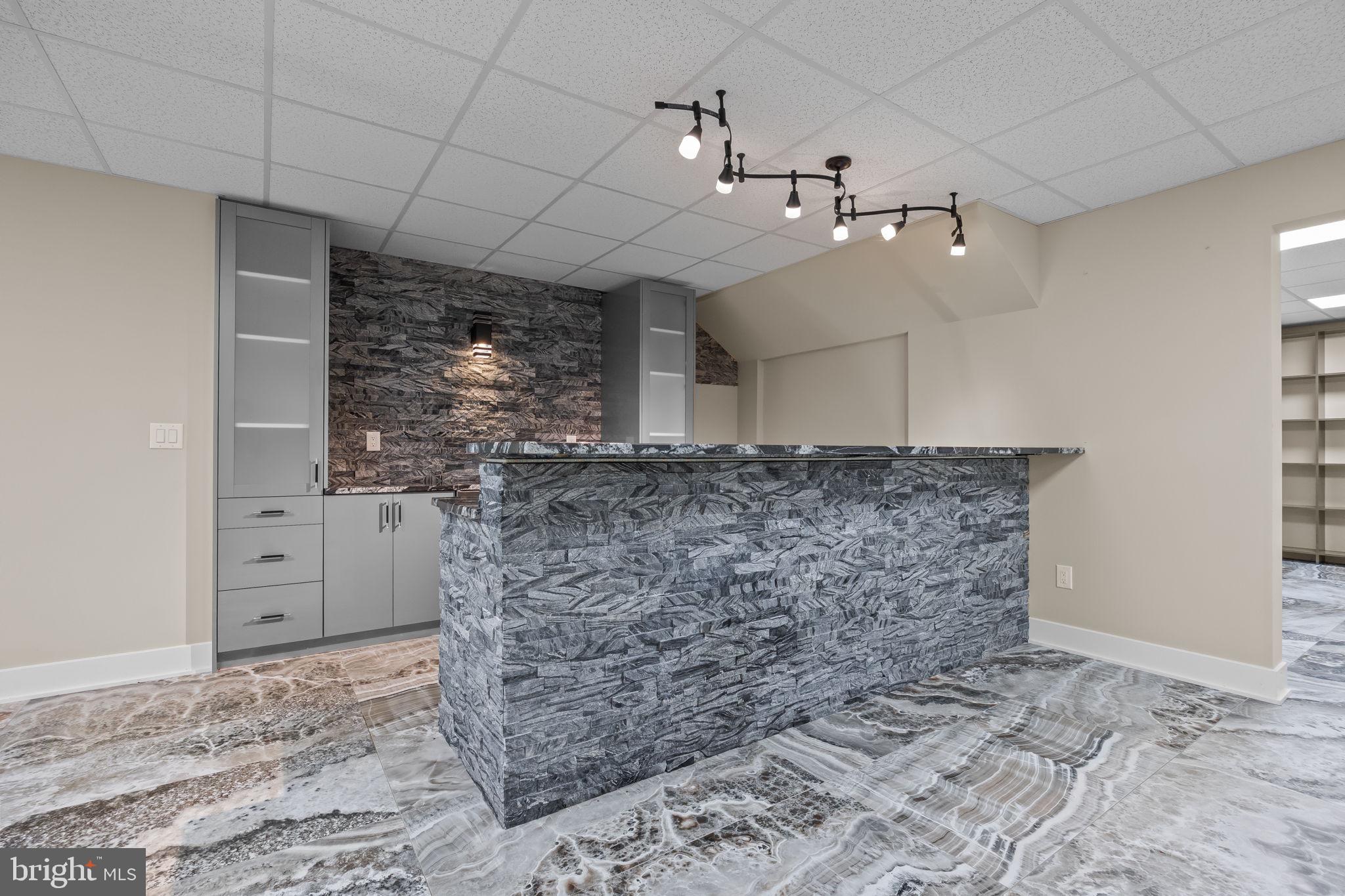 STONEGATE - Residential