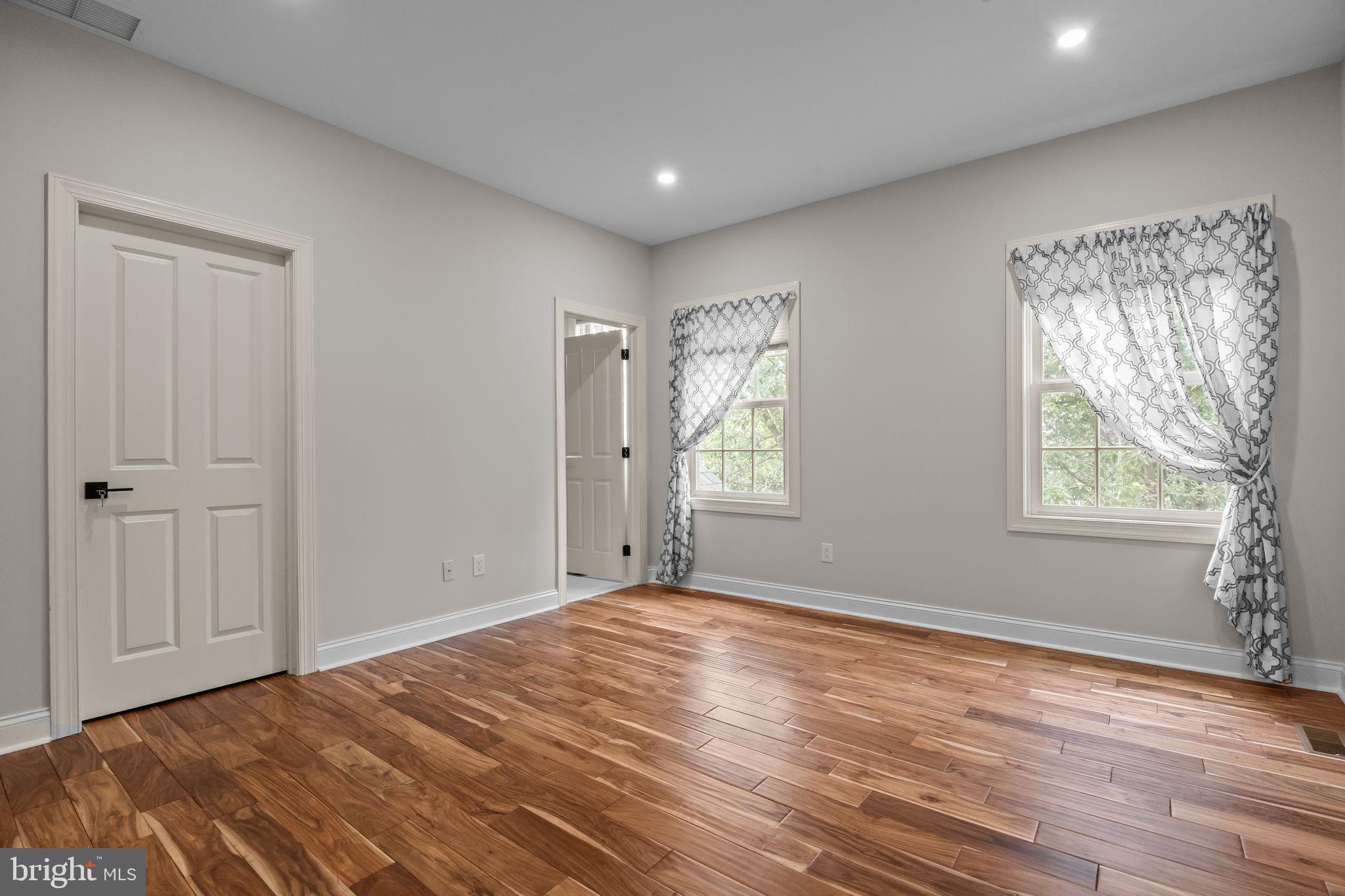 STONEGATE - Residential